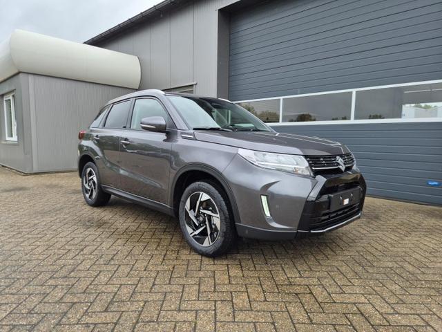 Suzuki Vitara Comfort+ 110PS MHEV 4x4 ALLGRIP 1.4 Boosterjet Allrad Teilleder mit Alcantara Navi Klimaautomatik Sitzheizung ACC PDC v+h R&uuml;ckf.Kamera Suzuki-Radio Apple CarPlay Android Auto Touchscreen 2xKeyless 17-LM 