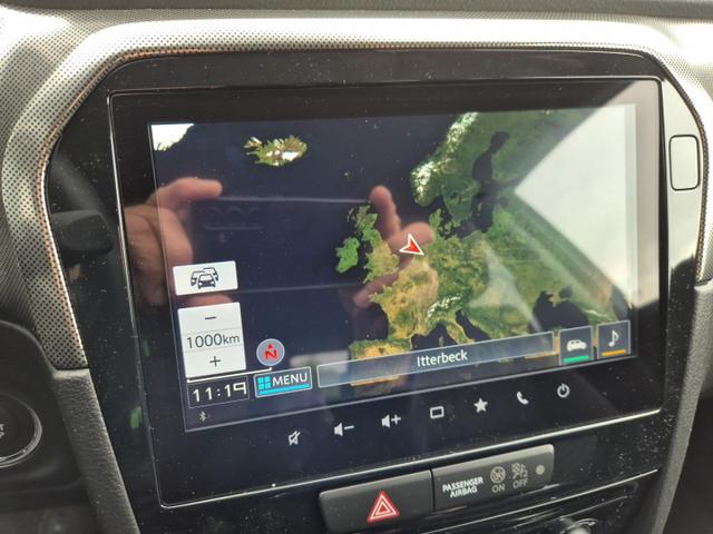 Suzuki Vitara Comfort+ 110PS MHEV 4x4 ALLGRIP 1.4 Boosterjet Allrad Teilleder mit Alcantara Navi Klimaautomatik Sitzheizung ACC PDC v+h R&uuml;ckf.Kamera Suzuki-Radio Apple CarPlay Android Auto Touchscreen 2xKeyless 17-LM 