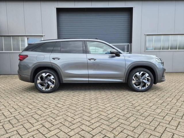 Skoda Kodiaq Sportline 1.5 TSI 204PS PHEV DSG schwenkb. AHK elektr. PanoDach HUD Alcantara PDC v+h 360&deg;Kamera CANTON Sound Klimaautomatik Sitzheizung Lenkradheizung Navi Apple CarPlay Android Auto 2xKeyless 19"LM vollelektr. Reichweite 116KM 