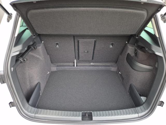 Skoda Karoq 1.5 TSI 150PS DSG Selection Klimaautomatik Sitzheizung Lenkradheizung ACC PDC v+h R&uuml;ckf.Kamera abg.Scheiben Apple CarPlay Android Auto 17"LM 