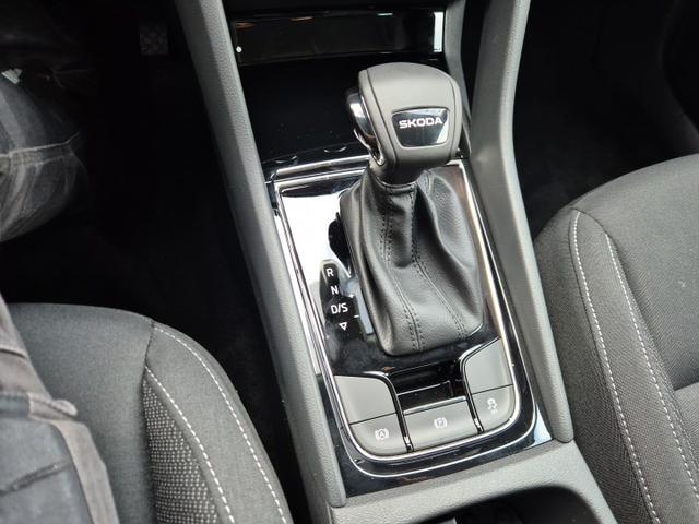 Skoda Karoq 1.5 TSI 150PS DSG Selection Klimaautomatik Sitzheizung Lenkradheizung ACC PDC v+h R&uuml;ckf.Kamera abg.Scheiben Apple CarPlay Android Auto 17"LM 