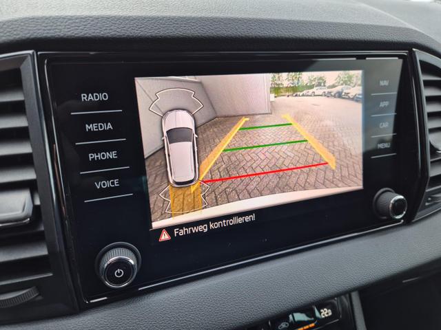 Skoda Karoq 1.5 TSI 150PS DSG Selection Klimaautomatik Sitzheizung Lenkradheizung ACC PDC v+h R&uuml;ckf.Kamera abg.Scheiben Apple CarPlay Android Auto 17"LM 