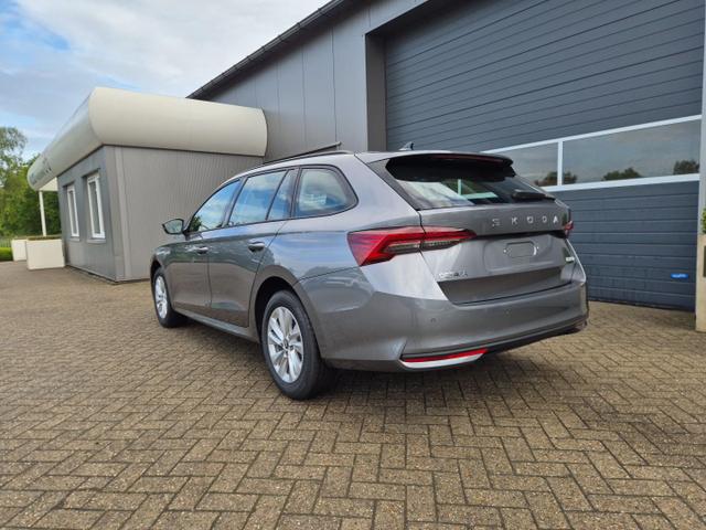 Skoda Octavia Combi 1.5 TSI 150PS m-HEV DSG Selection AHK Klimaautomatik ACC PDC v+h R&uuml;ckf.Kamera Sitzheizung TWA Apple CarPlay Android Auto 16"LM 