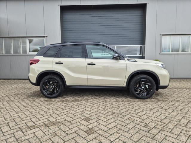 Suzuki Vitara Comfort+ 110PS Automatik MHEV 4x4 ALLGRIP 1.4 Boosterjet Black Edition Panodach Teilleder Navi Klimaautomatik Sitzheizung ACC PDC v+h R&uuml;ckf.Kamera Suzuki-Radio Apple CarPlay Android Auto Touchscreen 2xKeyless 17-LM 