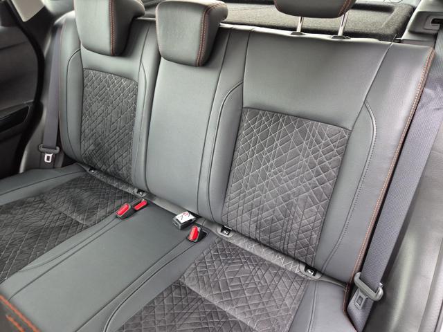 Suzuki Vitara Comfort+ 110PS Automatik MHEV 4x4 ALLGRIP 1.4 Boosterjet Black Edition Panodach Teilleder Navi Klimaautomatik Sitzheizung ACC PDC v+h R&uuml;ckf.Kamera Suzuki-Radio Apple CarPlay Android Auto Touchscreen 2xKeyless 17-LM 