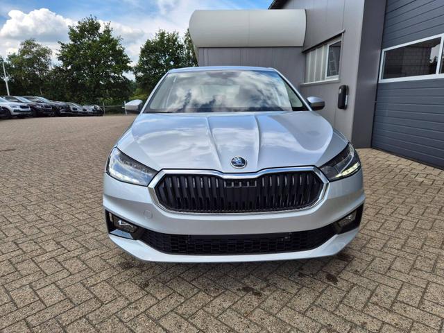 Skoda Fabia 1.0 TSI 115PS DSG Selection 5-t&uuml;rig R&uuml;ckf.Kamera Parksensoren Sitzheizung Multifunktionslenkrad Klima Skoda-Radio Bluetooth Touchscreen Tempomat Nebelsch. Apple CarPlay + Android Auto 