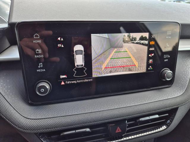 Skoda Fabia 1.0 TSI 115PS DSG Selection 5-t&uuml;rig R&uuml;ckf.Kamera Parksensoren Sitzheizung Multifunktionslenkrad Klima Skoda-Radio Bluetooth Touchscreen Tempomat Nebelsch. Apple CarPlay + Android Auto 