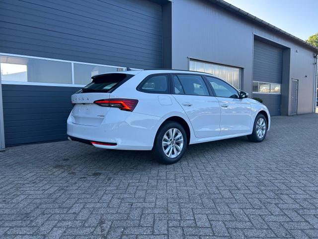 Skoda Octavia Combi 1.5 TSI 150PS m-HEV DSG Selection AHK Klimaautomatik ACC PDC v+h R&uuml;ckf.Kamera Sitzheizung TWA Apple CarPlay Android Auto 16"LM 