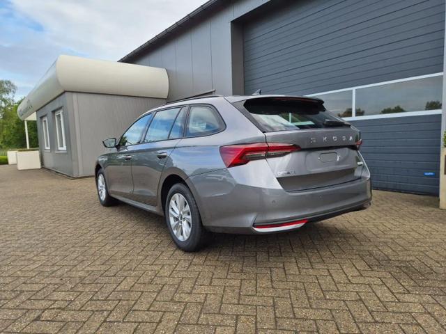 Skoda Octavia Combi 1.5 TSI 150PS m-HEV DSG Selection AHK Klimaautomatik ACC PDC v+h R&uuml;ckf.Kamera Sitzheizung TWA Apple CarPlay Android Auto 16"LM 