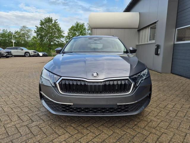 Skoda Octavia Combi 1.5 TSI 150PS m-HEV DSG Selection AHK Klimaautomatik ACC PDC v+h R&uuml;ckf.Kamera Sitzheizung TWA Apple CarPlay Android Auto 16"LM 