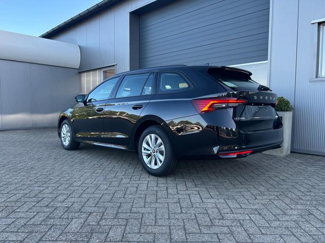 Skoda Octavia Combi 1.5 TSI 150PS m-HEV DSG Selection AHK Klimaautomatik ACC PDC v+h R&uuml;ckf.Kamera Sitzheizung TWA Apple CarPlay Android Auto 16"LM 