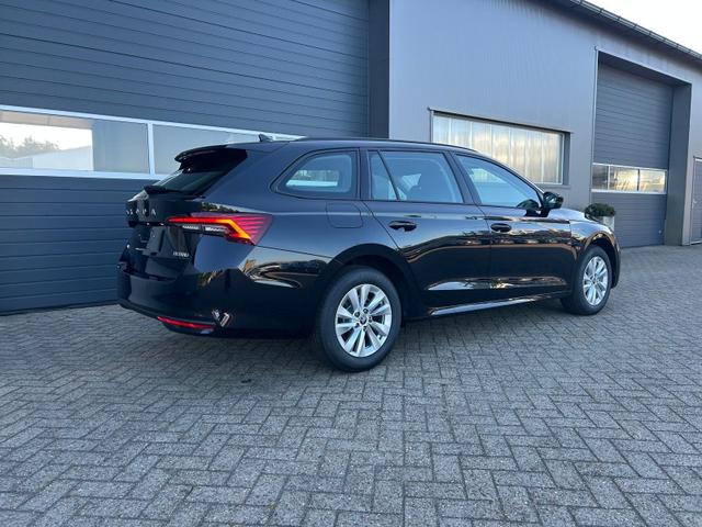 Skoda Octavia Combi 1.5 TSI 150PS m-HEV DSG Selection AHK Klimaautomatik ACC PDC v+h R&uuml;ckf.Kamera Sitzheizung TWA Apple CarPlay Android Auto 16"LM 