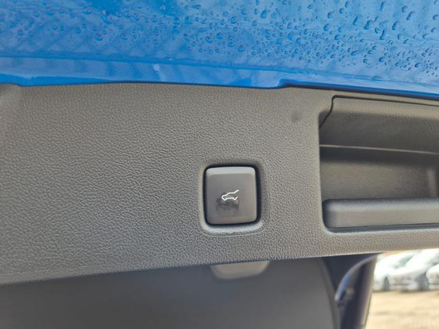 Ford Kuga ST-Line X 243PS PHEV Automatik HuD Matrix-LED schwenkb. AHK elektr. PanoDach Sitzheizung v+h Lenkradheizung Frontscheibe beheizb. Navi SYNC4 Apple CarPlay Android Auto Touchscreen PDC 4xKamera 2xKeyless B+O Sound 18"LM vollelektr. Reichweite 65K 