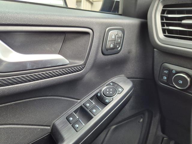 Ford Kuga ST-Line X 243PS PHEV Automatik HuD Matrix-LED schwenkb. AHK elektr. PanoDach Sitzheizung v+h Lenkradheizung Frontscheibe beheizb. Navi SYNC4 Apple CarPlay Android Auto Touchscreen PDC 4xKamera 2xKeyless B+O Sound 18"LM vollelektr. Reichweite 65K 