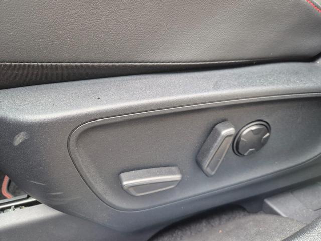 Ford Kuga ST-Line X 243PS PHEV Automatik HuD Matrix-LED schwenkb. AHK elektr. PanoDach Sitzheizung v+h Lenkradheizung Frontscheibe beheizb. Navi SYNC4 Apple CarPlay Android Auto Touchscreen PDC 4xKamera 2xKeyless B+O Sound 18"LM vollelektr. Reichweite 65K 