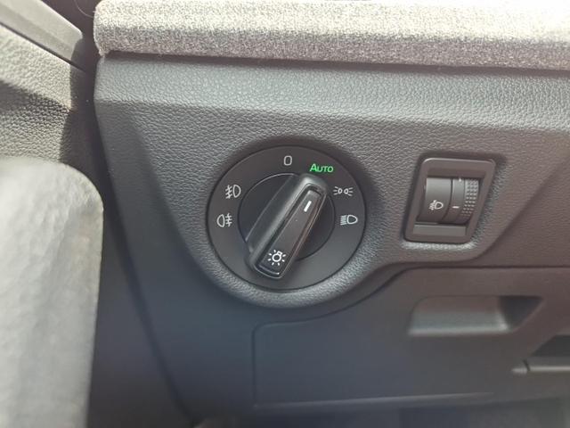 Skoda Kamiq 1.0 TSI 115PS DSG Selection R&uuml;ckf.Kamera PDC v+h Sitzheizung Klimaautomatik Skoda-Radio Apple CarPlay + Android Auto Tempomat Garantieverl&auml;ngerung 16"LM 