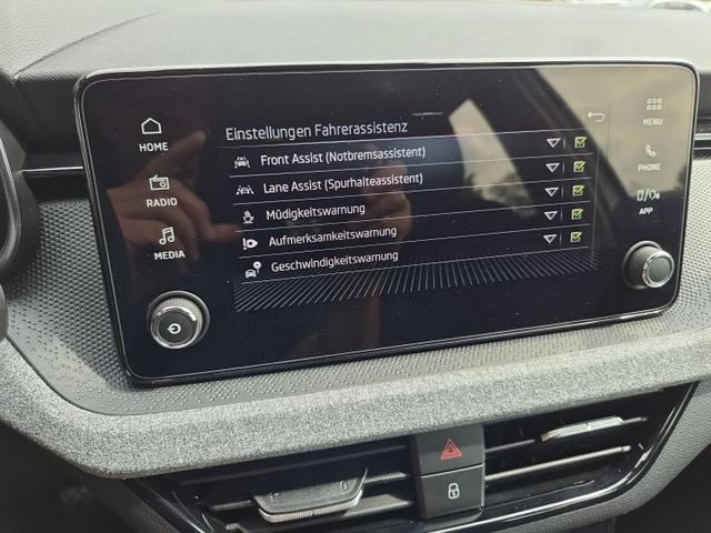 Skoda Kamiq 1.0 TSI 115PS DSG Selection R&uuml;ckf.Kamera PDC v+h Sitzheizung Klimaautomatik Skoda-Radio Apple CarPlay + Android Auto Tempomat Garantieverl&auml;ngerung 16"LM 