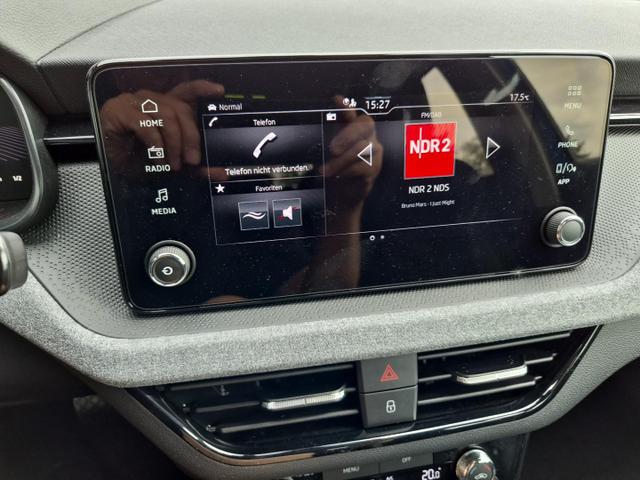 Skoda Kamiq 1.0 TSI 115PS DSG Selection R&uuml;ckf.Kamera PDC v+h Sitzheizung Klimaautomatik Skoda-Radio Apple CarPlay + Android Auto Tempomat Garantieverl&auml;ngerung 16"LM 