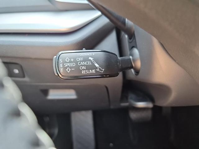 Skoda Octavia Combi 1.5 TSI 150PS m-HEV DSG Selection AHK Klimaautomatik ACC PDC v+h R&uuml;ckf.Kamera Sitzheizung TWA Apple CarPlay Android Auto 16"LM 
