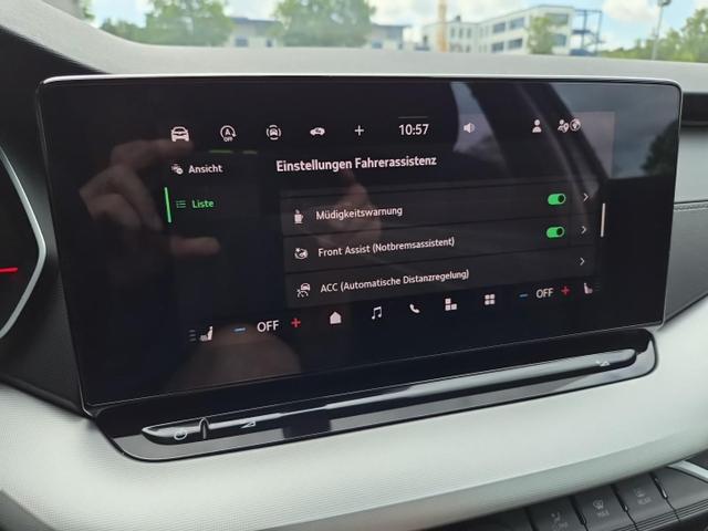 Skoda Octavia Combi 1.5 TSI 150PS m-HEV DSG Selection AHK Klimaautomatik ACC PDC v+h R&uuml;ckf.Kamera Sitzheizung TWA Apple CarPlay Android Auto 16"LM 
