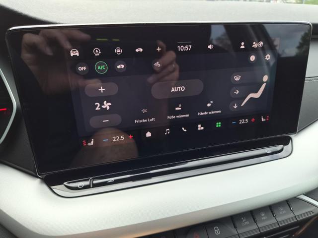 Skoda Octavia Combi 1.5 TSI 150PS m-HEV DSG Selection AHK Klimaautomatik ACC PDC v+h R&uuml;ckf.Kamera Sitzheizung TWA Apple CarPlay Android Auto 16"LM 