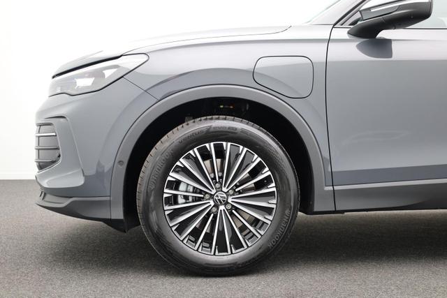 Volkswagen Tiguan Life 1,5 l eHybrid OPF 204PS DSG elekt.AHK Design Paket Matrix-Scheinw. elektr. Heckklappe Sitzheizung Lenkradheizung Frontscheibe beheizb. R&uuml;ckf.Kamera Klimaautomatik VW-Radio Bluetooth wireless Apple CarPlay + Android Auto PDC v+h ACC 2xKeyless 