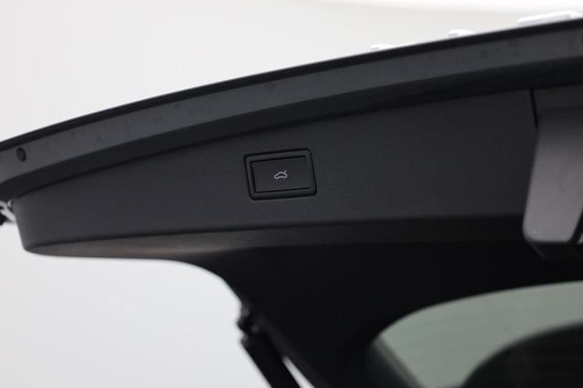 Volkswagen Tiguan Life 1,5 l eHybrid OPF 204PS DSG elekt.AHK Design Paket Matrix-Scheinw. elektr. Heckklappe Sitzheizung Lenkradheizung Frontscheibe beheizb. R&uuml;ckf.Kamera Klimaautomatik VW-Radio Bluetooth wireless Apple CarPlay + Android Auto PDC v+h ACC 2xKeyless 
