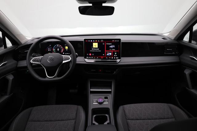 Volkswagen Tiguan Life 1,5 l eHybrid OPF 204PS DSG elekt.AHK Design Paket Matrix-Scheinw. elektr. Heckklappe Sitzheizung Lenkradheizung Frontscheibe beheizb. R&uuml;ckf.Kamera Klimaautomatik VW-Radio Bluetooth wireless Apple CarPlay + Android Auto PDC v+h ACC 2xKeyless 