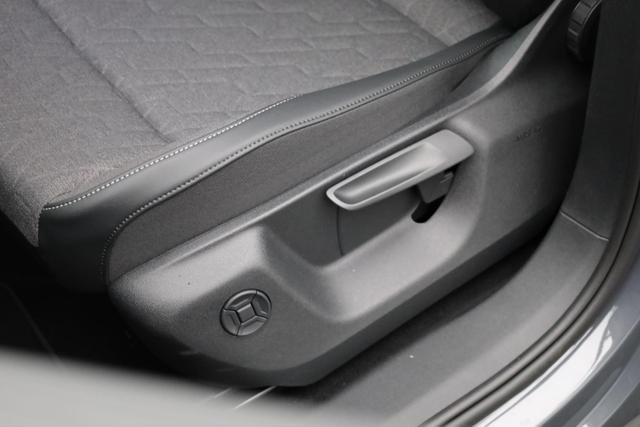 Volkswagen Tiguan Life 1,5 l eHybrid OPF 204PS DSG elekt.AHK Design Paket Matrix-Scheinw. elektr. Heckklappe Sitzheizung Lenkradheizung Frontscheibe beheizb. R&uuml;ckf.Kamera Klimaautomatik VW-Radio Bluetooth wireless Apple CarPlay + Android Auto PDC v+h ACC 2xKeyless 
