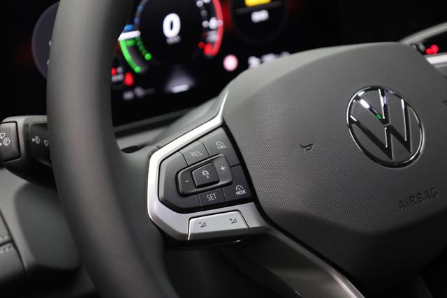 Volkswagen Tiguan Life 1,5 l eHybrid OPF 204PS DSG elekt.AHK Design Paket Matrix-Scheinw. elektr. Heckklappe Sitzheizung Lenkradheizung Frontscheibe beheizb. R&uuml;ckf.Kamera Klimaautomatik VW-Radio Bluetooth wireless Apple CarPlay + Android Auto PDC v+h ACC 2xKeyless 
