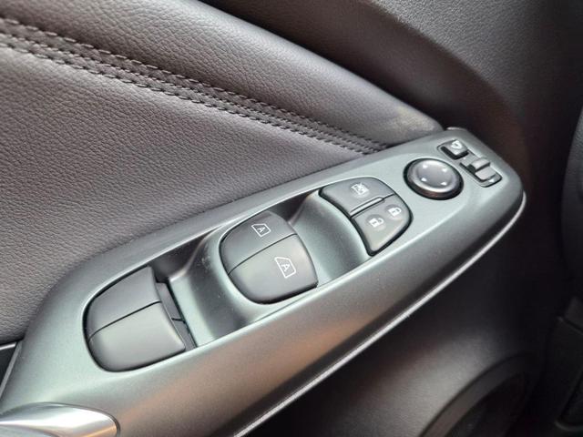 Nissan Juke 1.0 DIG-T 114PS N-Connecta Sitzheizung Lenkradheizung Teil-Leder Klimaautomatik PDC v+h R&uuml;ckf.Kamera Bluetooth Touchscreen Apple CarPlay Android Auto 17"LM 