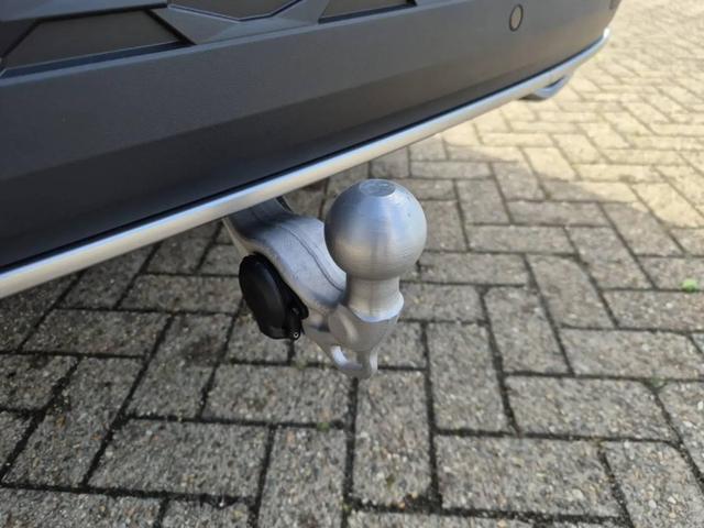 Skoda Kodiaq Sportline 1.5 TSI 204PS PHEV DSG schwenkb. AHK elektr. PanoDach HUD Alcantara PDC v+h 360&deg;Kamera CANTON Sound Klimaautomatik Sitzheizung Lenkradheizung Navi Apple CarPlay Android Auto 2xKeyless 19"LM vollelektr. Reichweite 116KM 