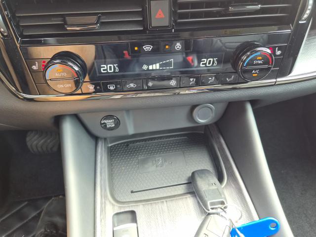 Nissan Qashqai 1.3 DIG-T MHEV 158 PS X-Tronic N-Design Head-Up Display Teil-Leder Klimaautomatik Sitzheizung Lenkradheizung Navi elektr. Heckklappe ACC PDC v+h 360&deg;Kamera DAB Bluetooth Touchscreen Apple CarPlay Android Auto 19"Zoll 