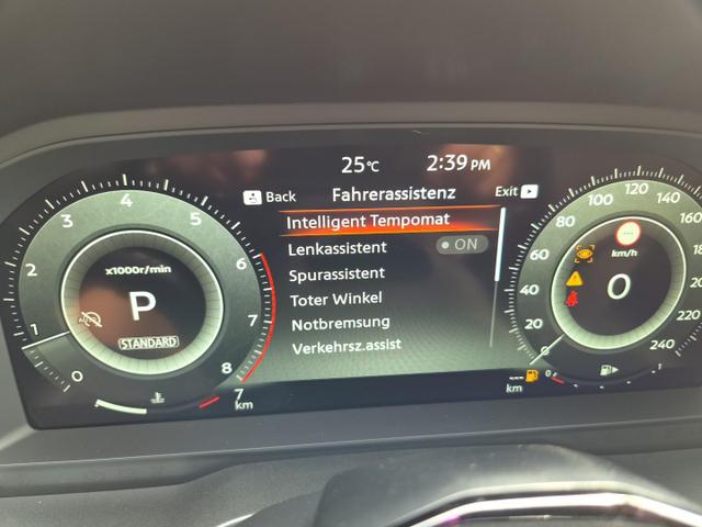 Nissan Qashqai 1.3 DIG-T MHEV 158 PS X-Tronic N-Design Head-Up Display Teil-Leder Klimaautomatik Sitzheizung Lenkradheizung Navi elektr. Heckklappe ACC PDC v+h 360&deg;Kamera DAB Bluetooth Touchscreen Apple CarPlay Android Auto 19"Zoll 