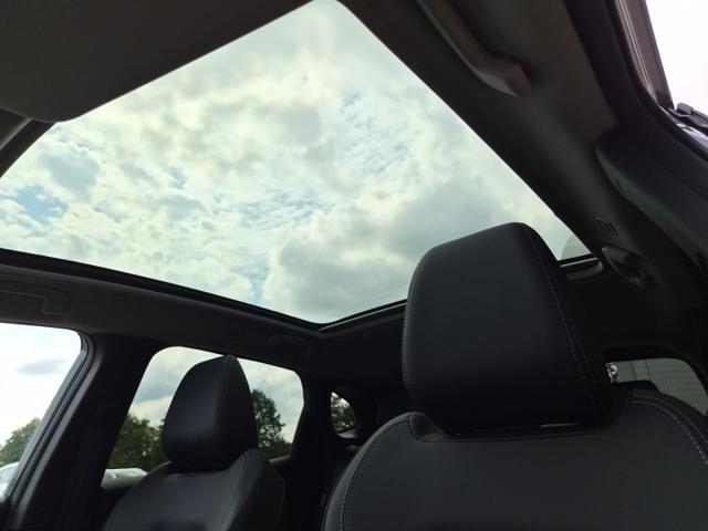Nissan Qashqai 1.3 DIG-T MHEV 158 PS X-Tronic N-Design PanoDach Teil-Leder Klimaautomatik Sitzheizung Lenkradheizung Navi ACC PDC v+h 360&deg;Kamera DAB Bluetooth Touchscreen Apple CarPlay Android Auto 19"Zoll 