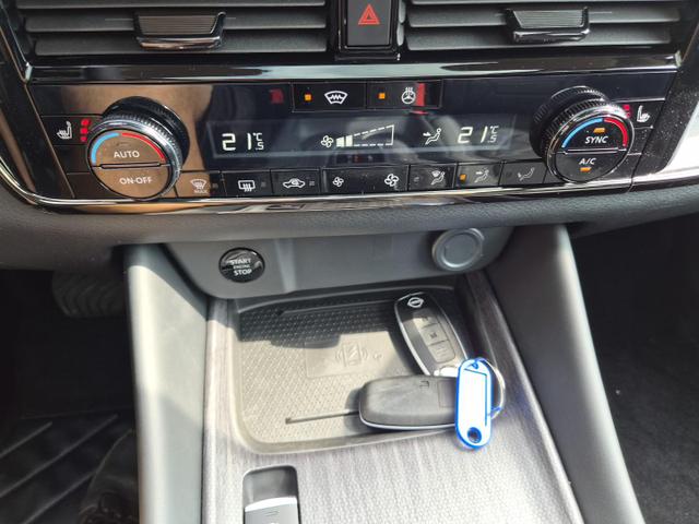 Nissan Qashqai 1.3 DIG-T MHEV 158 PS X-Tronic N-Design PanoDach Teil-Leder Klimaautomatik Sitzheizung Lenkradheizung Navi ACC PDC v+h 360&deg;Kamera DAB Bluetooth Touchscreen Apple CarPlay Android Auto 19"Zoll 
