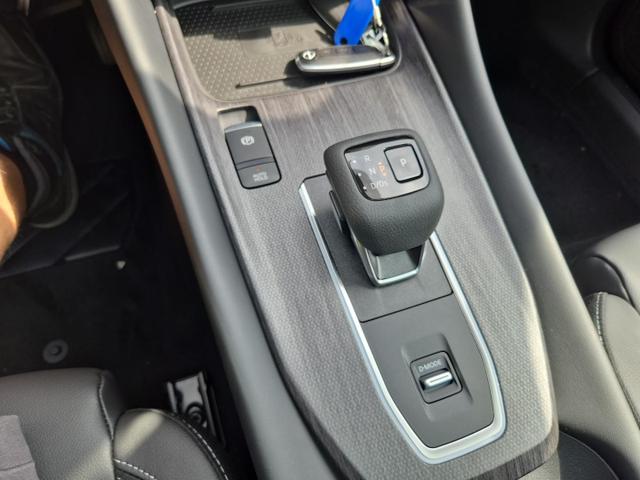 Nissan Qashqai 1.3 DIG-T MHEV 158 PS X-Tronic N-Design PanoDach Teil-Leder Klimaautomatik Sitzheizung Lenkradheizung Navi ACC PDC v+h 360&deg;Kamera DAB Bluetooth Touchscreen Apple CarPlay Android Auto 19"Zoll 