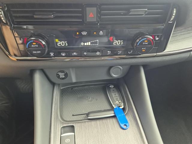 Nissan Qashqai 1.3 DIG-T MHEV 158 PS X-Tronic N-Design Head-Up Display Teil-Leder Klimaautomatik Sitzheizung Lenkradheizung Navi elektr. Heckklappe ACC PDC v+h 360&deg;Kamera DAB Bluetooth Touchscreen Apple CarPlay Android Auto 19"Zoll 