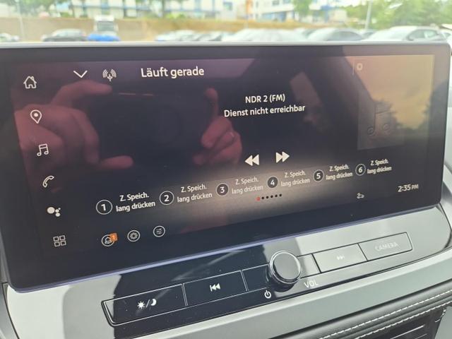 Nissan Qashqai 1.3 DIG-T MHEV 158 PS X-Tronic N-Connecta Teil-Leder PanoGlasdach Klimaautomatik Sitzheizung Lenkradheizung Navi ACC PDC v+h 360&deg;Kamera DAB Bluetooth Touchscreen Apple CarPlay Android Auto 18"LM 