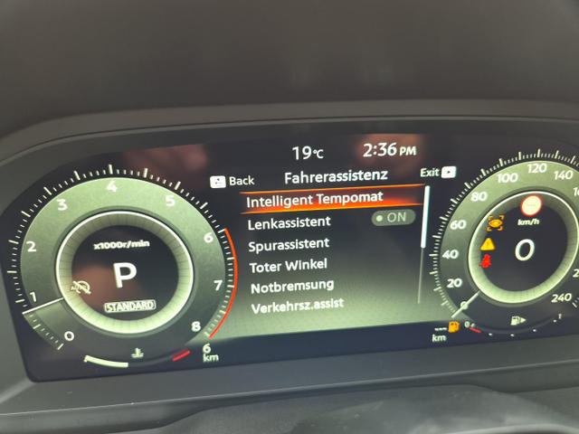 Nissan Qashqai 1.3 DIG-T MHEV 158 PS X-Tronic N-Connecta Teil-Leder PanoGlasdach Klimaautomatik Sitzheizung Lenkradheizung Navi ACC PDC v+h 360&deg;Kamera DAB Bluetooth Touchscreen Apple CarPlay Android Auto 18"LM 