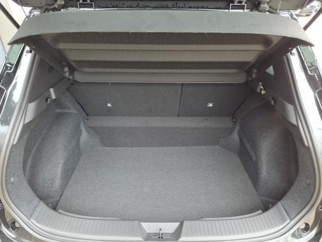 Nissan Qashqai 1.3 DIG-T MHEV 158 PS X-Tronic N-Connecta Teil-Leder PanoGlasdach Klimaautomatik Sitzheizung Lenkradheizung Navi ACC PDC v+h 360&deg;Kamera DAB Bluetooth Touchscreen Apple CarPlay Android Auto 18"LM 