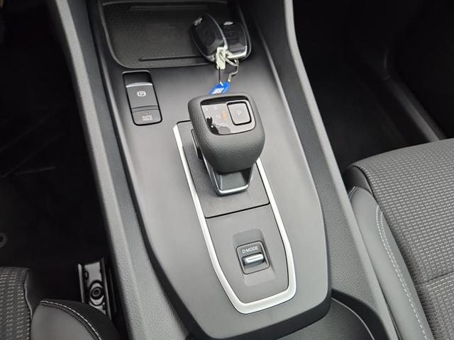 Nissan Qashqai 1.3 DIG-T MHEV 158 PS X-Tronic N-Connecta Teil-Leder PanoGlasdach Klimaautomatik Sitzheizung Lenkradheizung Navi ACC PDC v+h 360&deg;Kamera DAB Bluetooth Touchscreen Apple CarPlay Android Auto 18"LM 
