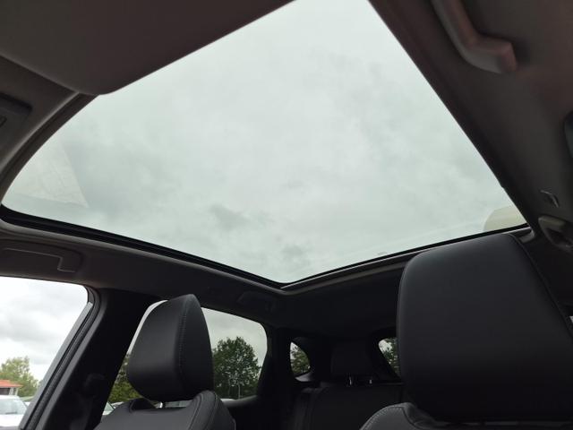 Nissan Qashqai 1.3 DIG-T MHEV 158 PS X-Tronic Tekna Voll-Leder Klimaautomatik PanoGlasdach Sitzheizung Lenkradheizung Navi Head-Up Display elektr. Heckklappe ACC PDC v+h 360&deg;Kamera DAB Bluetooth Touchscreen Apple CarPlay Android Auto 19"LM 