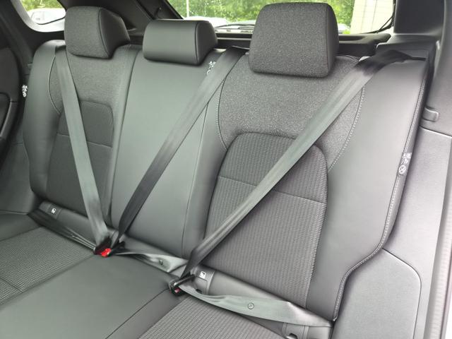 Nissan Qashqai 1.3 DIG-T MHEV 158 PS X-Tronic N-Connecta Teil-Leder PanoGlasdach Klimaautomatik Sitzheizung Lenkradheizung Navi ACC PDC v+h 360&deg;Kamera DAB Bluetooth Touchscreen Apple CarPlay Android Auto 18"LM 