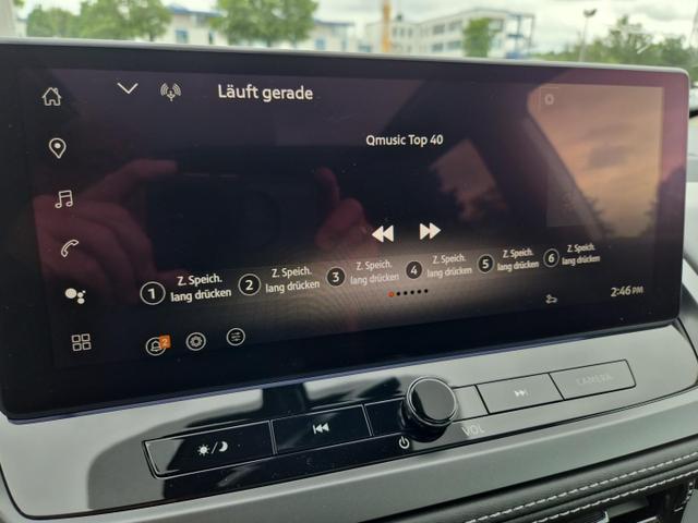 Nissan Qashqai 1.3 DIG-T MHEV 158 PS X-Tronic N-Connecta Teil-Leder PanoGlasdach Klimaautomatik Sitzheizung Lenkradheizung Navi ACC PDC v+h 360&deg;Kamera DAB Bluetooth Touchscreen Apple CarPlay Android Auto 18"LM 