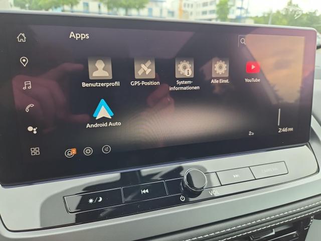 Nissan Qashqai 1.3 DIG-T MHEV 158 PS X-Tronic N-Connecta Teil-Leder PanoGlasdach Klimaautomatik Sitzheizung Lenkradheizung Navi ACC PDC v+h 360&deg;Kamera DAB Bluetooth Touchscreen Apple CarPlay Android Auto 18"LM 