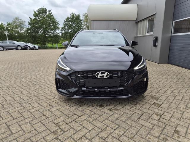 Hyundai i30 Kombi 1.6 T-GDI 150PS Automatik N-Line Sitzheizung Lenkradheizung Klimaautomatik Navi 10,3"-Touchscreen Bluelink Apple CarPlay + Android Auto PDC v+h R&uuml;ckf.Kamera 18-LM 