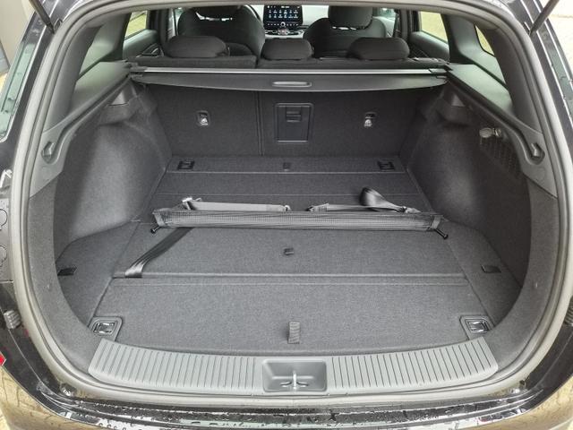 Hyundai i30 Kombi 1.6 T-GDI 150PS Automatik N-Line Sitzheizung Lenkradheizung Klimaautomatik Navi 10,3"-Touchscreen Bluelink Apple CarPlay + Android Auto PDC v+h R&uuml;ckf.Kamera 18-LM 