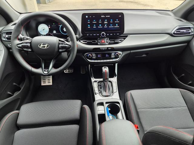 Hyundai i30 Kombi 1.6 T-GDI 150PS Automatik N-Line Sitzheizung Lenkradheizung Klimaautomatik Navi 10,3"-Touchscreen Bluelink Apple CarPlay + Android Auto PDC v+h R&uuml;ckf.Kamera 18-LM 