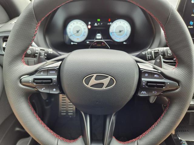 Hyundai i30 Kombi 1.6 T-GDI 150PS Automatik N-Line Sitzheizung Lenkradheizung Klimaautomatik Navi 10,3"-Touchscreen Bluelink Apple CarPlay + Android Auto PDC v+h R&uuml;ckf.Kamera 18-LM 